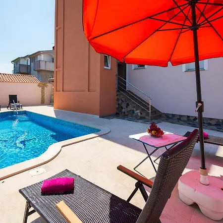 Διαμέρισμα Beautiful In With Swimming Pool Πούλα