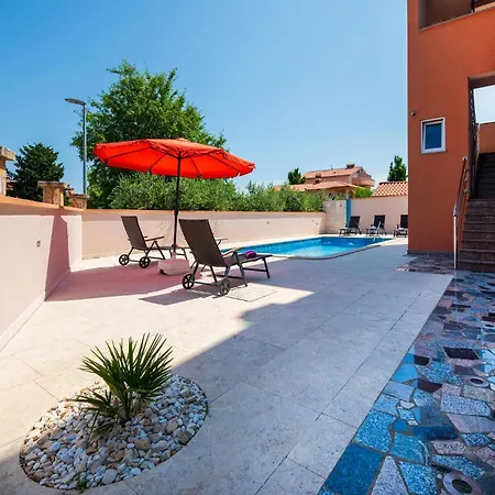 Διαμέρισμα Beautiful In With Swimming Pool