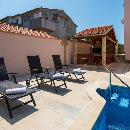 Beautiful In With Swimming Pool *