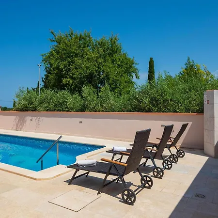 Διαμέρισμα Beautiful In With Swimming Pool *
