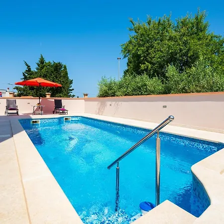Beautiful In With Swimming Pool *